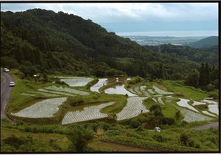 第12回入選「田植え終える」鈴木　弘信