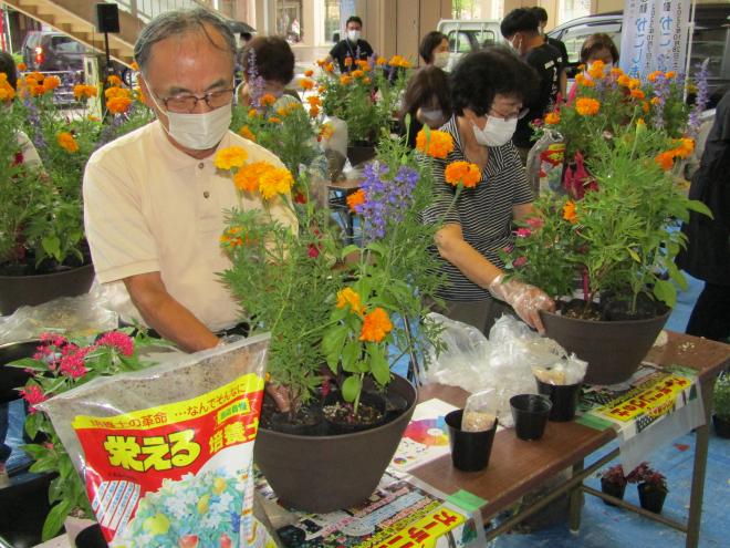 400日前イベント「推奨花の花育て教室」2